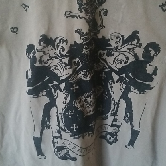 H & M T Shirt - Picture 2 of 4